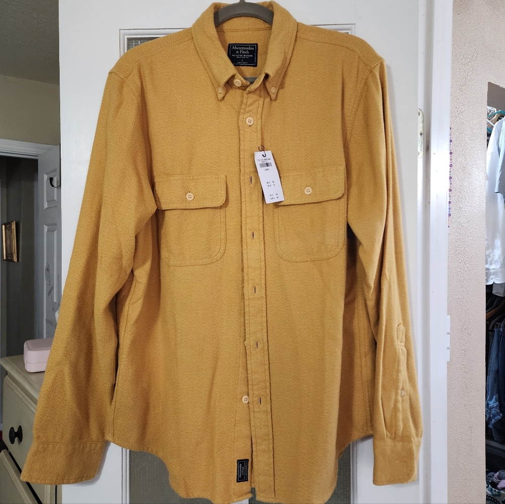 Abercrombie & Fitch Men's Mustard Button-Up Shirt